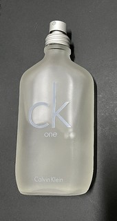 柑橘清香的高颜值香水——CK one