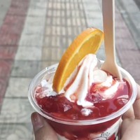 蜜雪冰城新品草莓啵啵杯