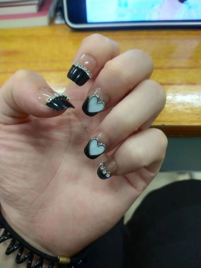 好看又美观的短款美甲
