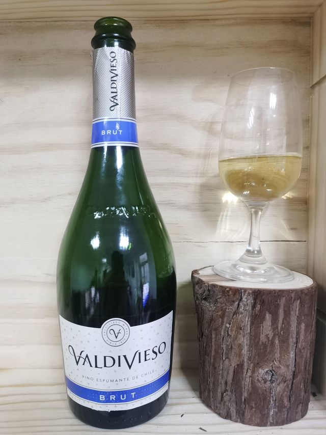 酒接上回，继续再测评两支智利起泡