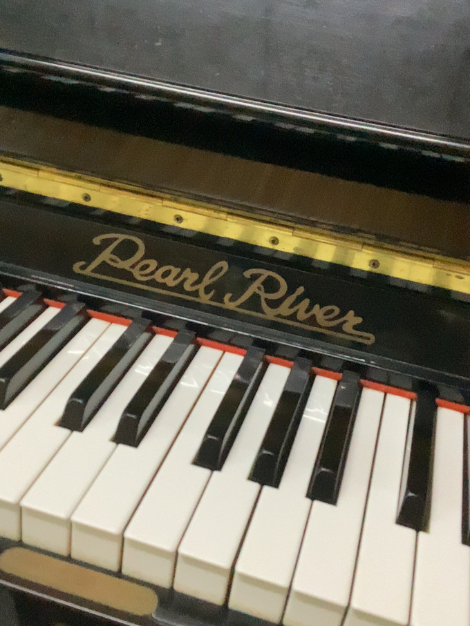 珠江钢琴钢琴