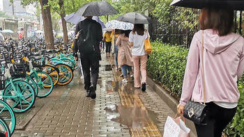 每年雨季一到，家里“到处发霉”？教你2招，霉斑自动消失