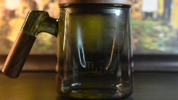 烟酒茶糖 篇二：轻巧易用泡茶杯，茶水分离享香茗