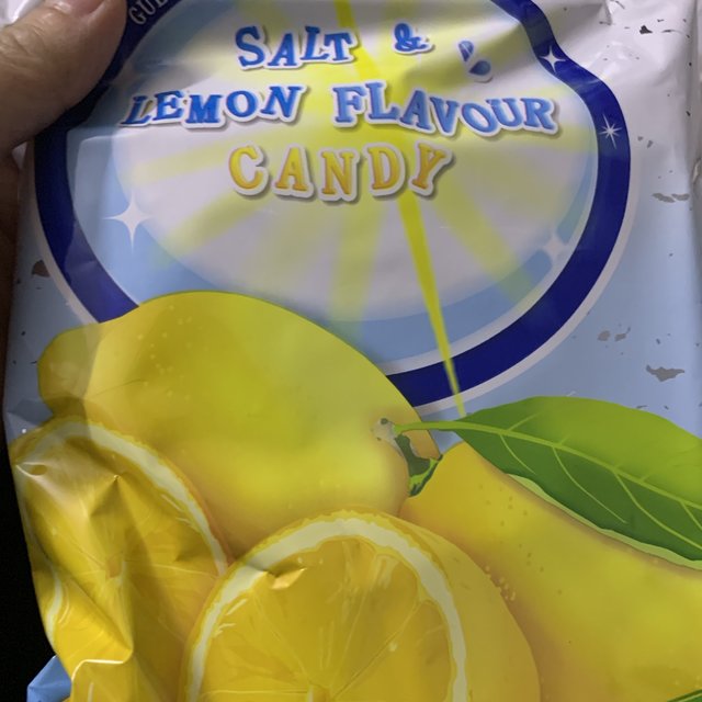 一款咸咸的柠檬糖，好吃的