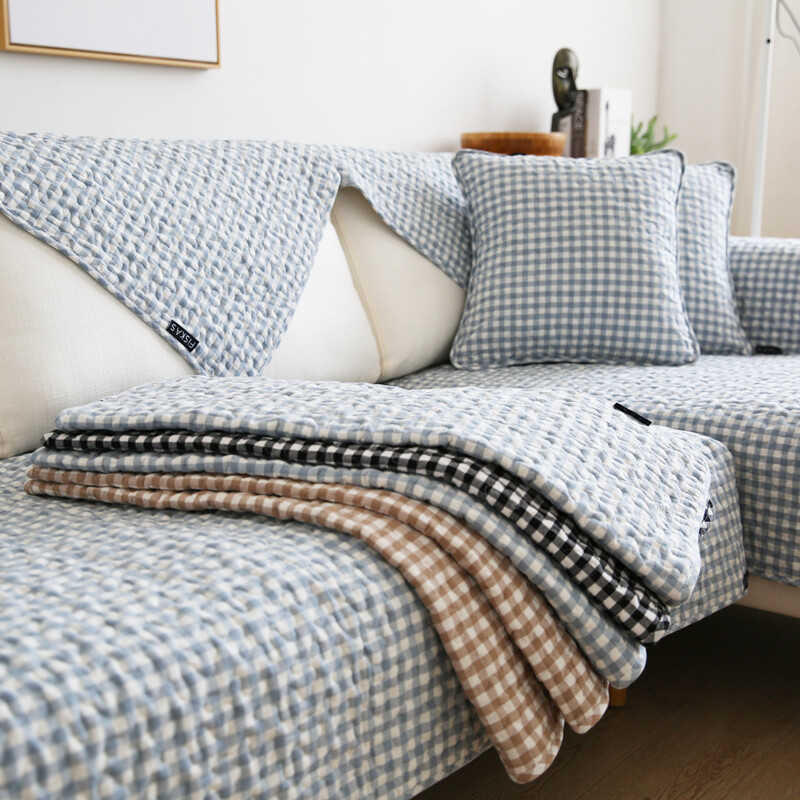 沙发垫作为软装很重要哦，可以轻松改变家里的风格