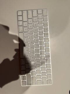 苹果的这个键盘还蛮好用