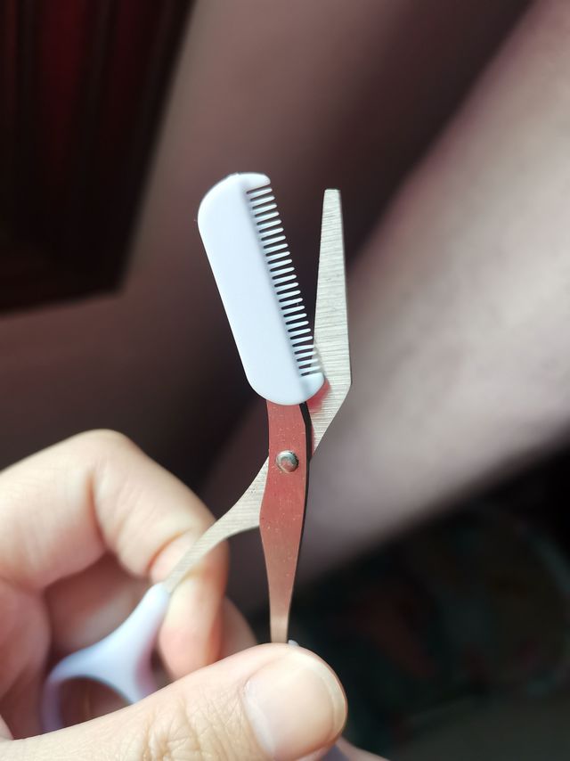 手残党修眉毛剪刀