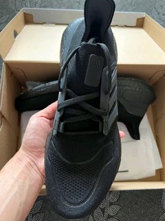 Adidas ULTRABOOST 22黑武士