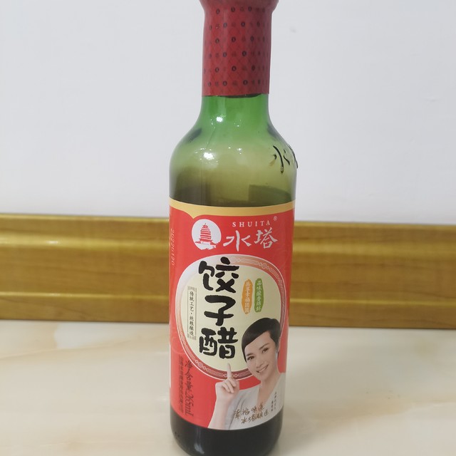 吃饺子蘸山西水塔饺子醋就俩字—够味