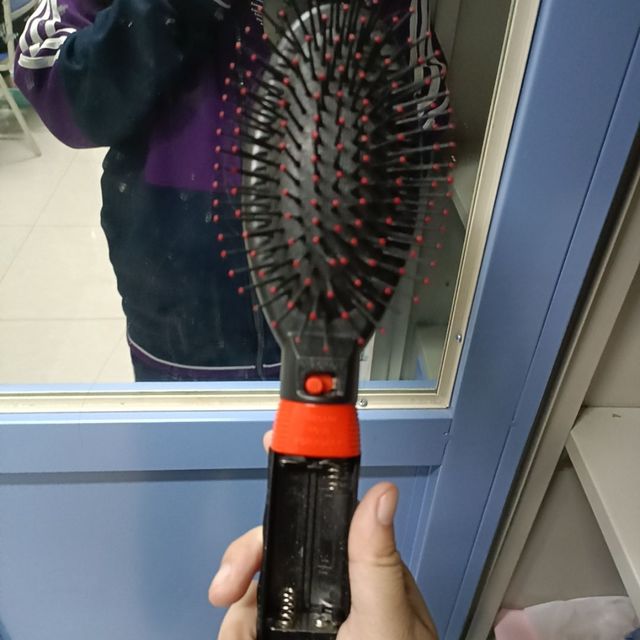可以插电池的梳子🧐真的是第一次见到诶