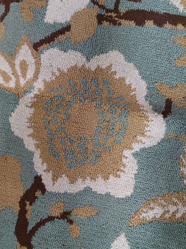 请给入户大厅准备一张垫子