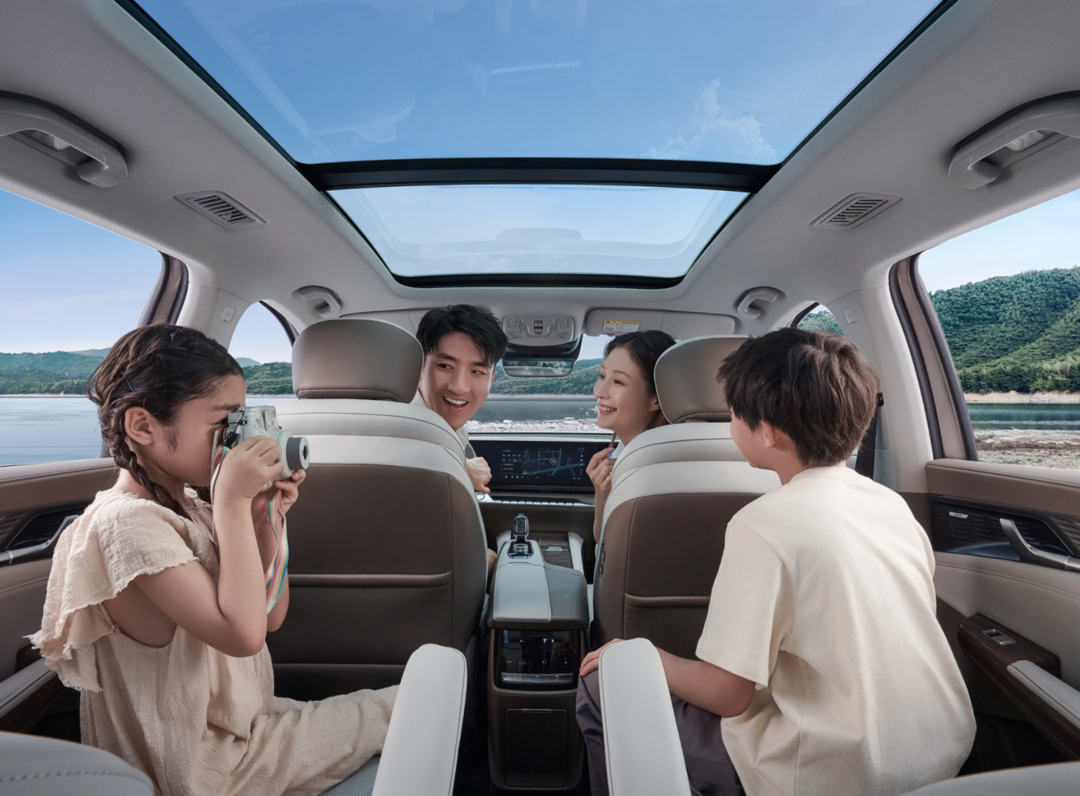 荣威RX9正式上市，标配独立航空级座椅，家享大6座SUV