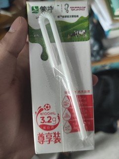 蒙牛牛奶，学生党的必备