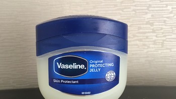 原来凡士林是一个品牌呀，我一直以为它是保湿润滑乳的名称！