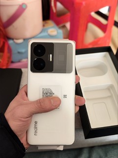 性价比非常高的realme gt neo5手机