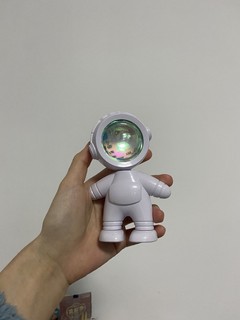 营造氛围感利器😍宇航员落地灯！