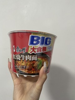 深夜的诱惑，那必须是康师傅红烧牛肉面