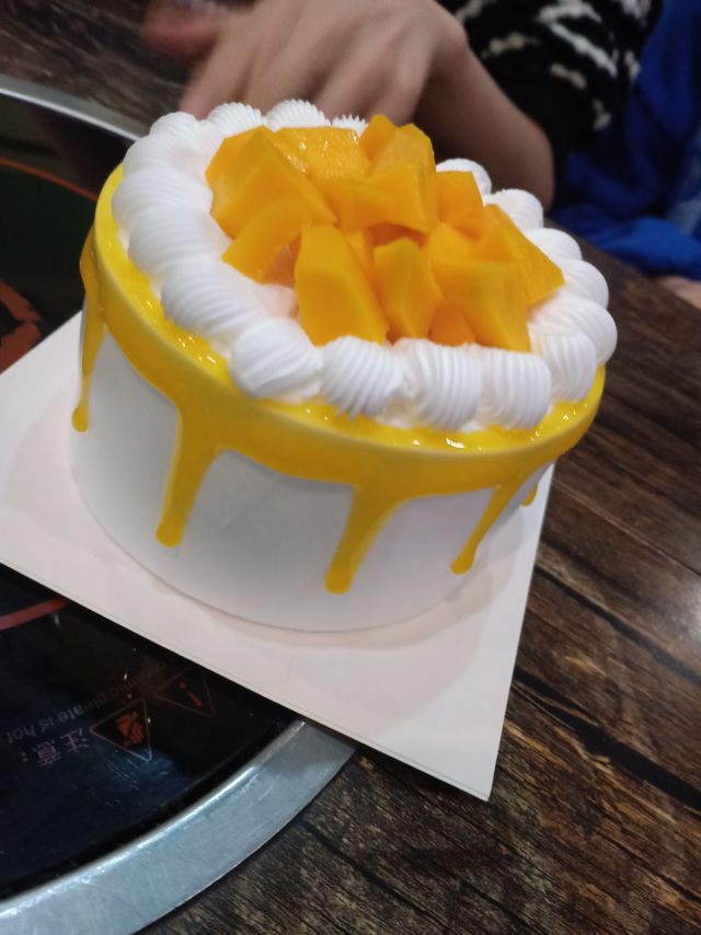 四寸的芒果夹心小蛋糕