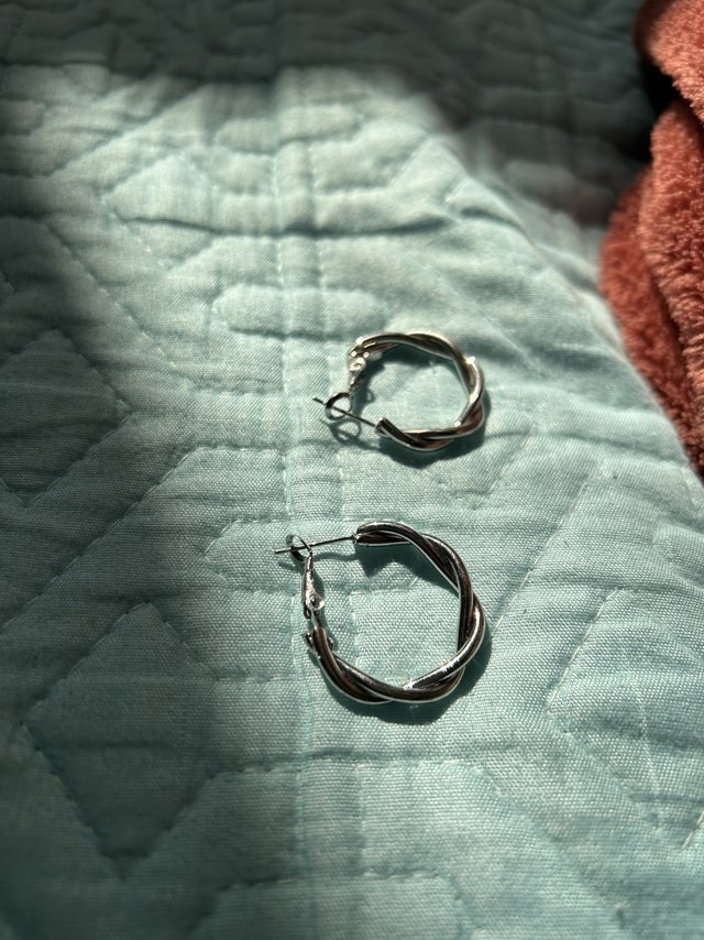 戴上可以修饰脸型的小东西