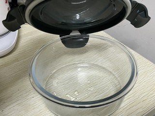 透明干净的玻璃小碗🥣