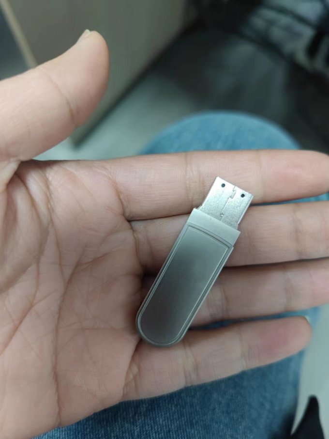 u盘怎么样 质量还不错,外观很好看,很小巧._什么值得买
