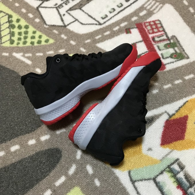 篮球鞋