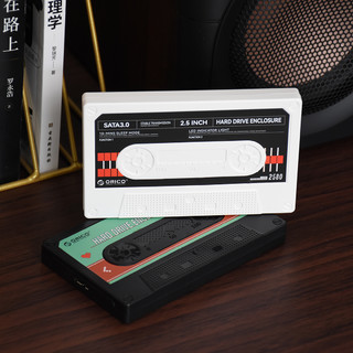 ORICO复古磁带2.5寸SATA硬盘盒