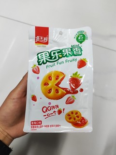 夹心饼干好好吃呀哈哈