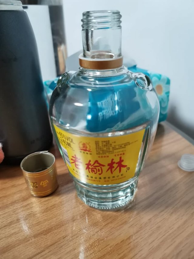 在张大妈那里看到的，心存疑惑买了三瓶试试