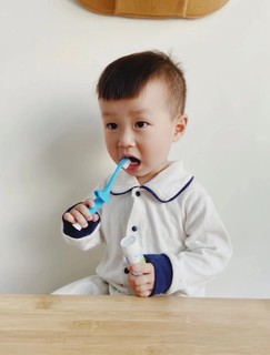 怎么样选择宝宝的第一只牙膏呢？