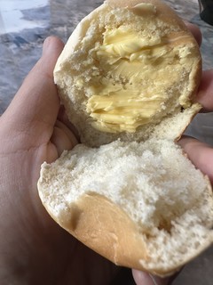 黄油配面包，恩，还可以！