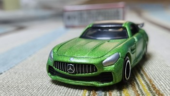 ​多美卡红白盒7号车-奔驰AMG GT R
