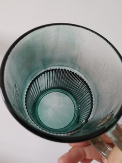 物美价廉的绿色玻璃杯