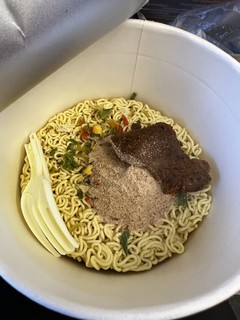 旅途来桶大食桶红烧牛肉面