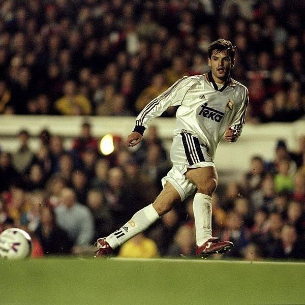 减脂的一百种方式：买一双巨星同款足球鞋，重返绿茵场！