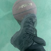 岩哥优惠资讯 篇六十二：打篮球必须穿篮球鞋？我就不