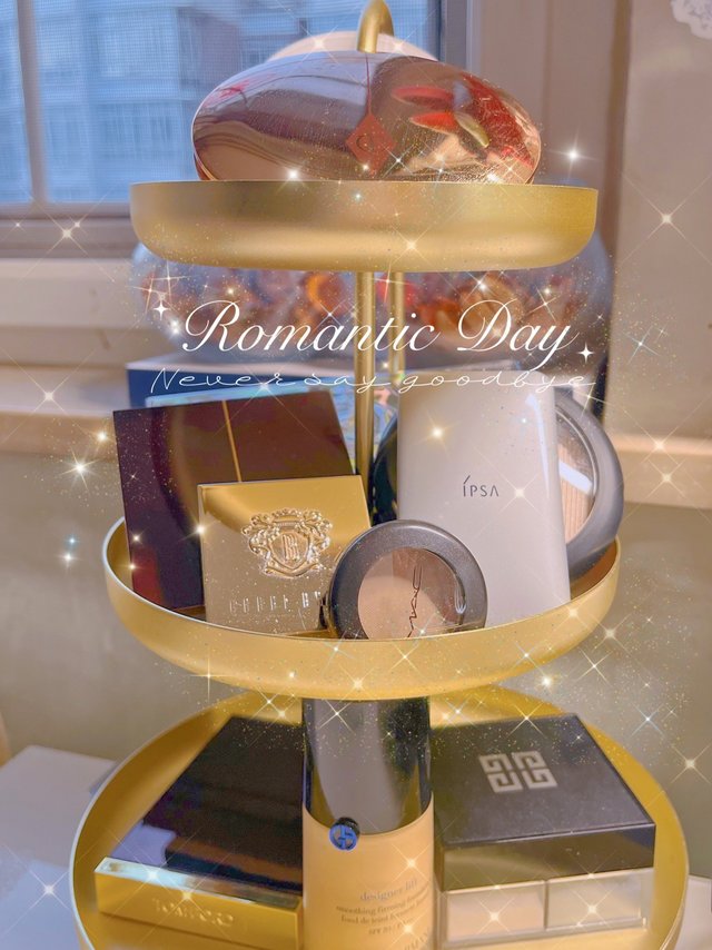 umbra置物架，金灿灿的真好看