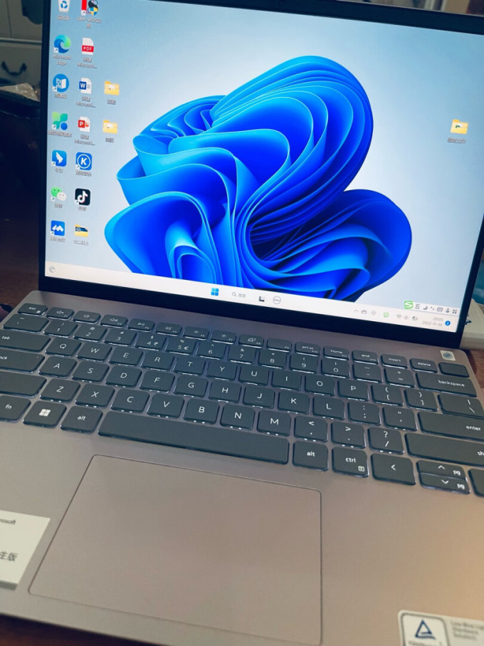 戴尔普通笔记本