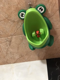 给儿子买的宝宝小便器，成了卫生间装饰物…