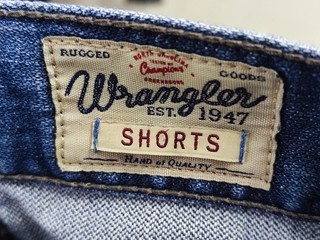 Wrangler牛仔裤