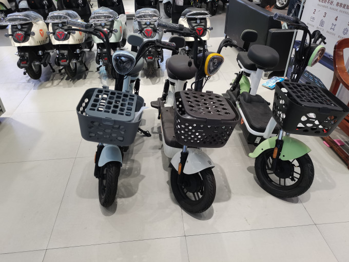 商品yadea 雅迪 de3 电动自行车 tdr2323z 48v