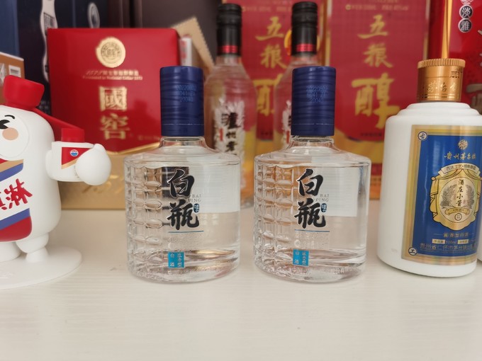 新乡小白瓶酒图片