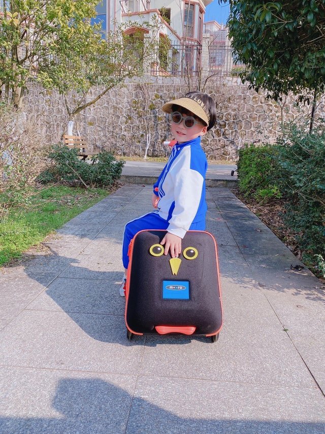 天气超好的～我们一起去旅游吧！