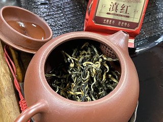 春季的第一杯滇红金芽，来自云南寅伯茶坊