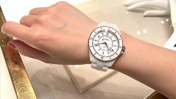 腕表心愿清单—时尚品牌的陶瓷腕表香奈儿J12