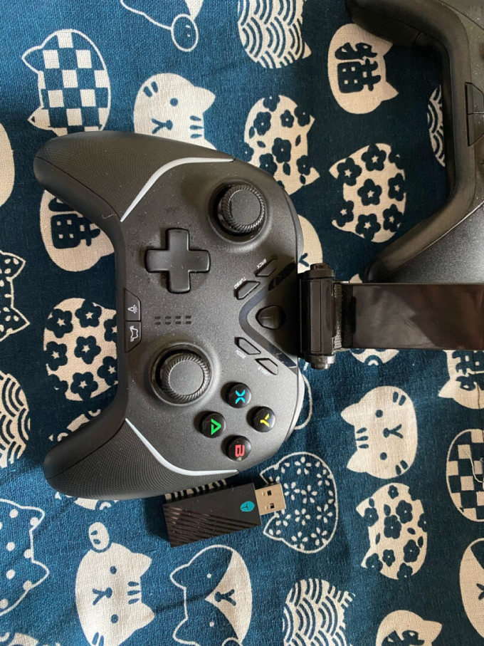 2023-03-28 15:50:15手柄很好用,适配很多的平台,之前就是用的g50