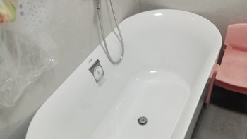 装修经验 篇六：把卫生间门都改了就为装个浴缸，到底值不值？