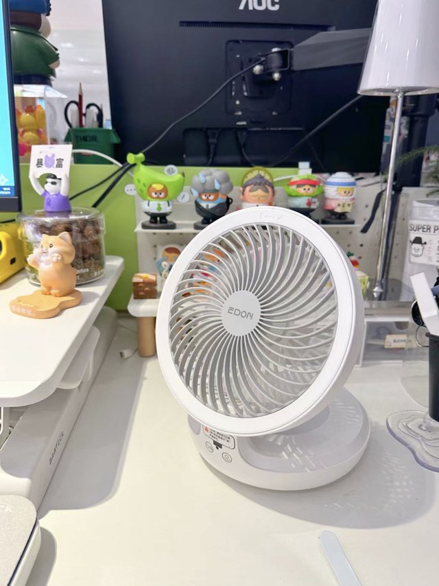 同事说：这真是我见过幸福感最强的工位啊⁉