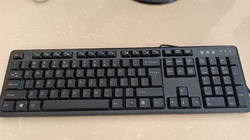 数码用品 篇五十：公司采购最喜欢的键盘之一：实惠又好用的双飞燕有线键盘。