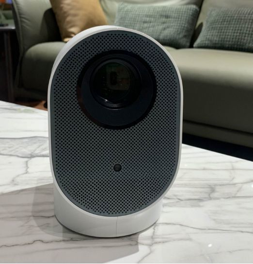 我用了小明Q2投影仪，真的太方便了！